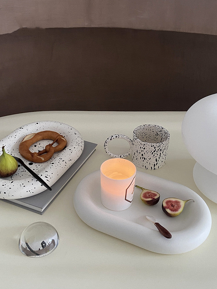 Ceramic Matte Oval Dinner Plate Nordic Ins Decoration Storage Tray Cake Salad Splash Ink صحن عشاء بيضاوي من السيراميك بملمس مطفي، تصميم نوردي (إسكندنافي)، يستخدم للديكور أو للتخزين، مناسب لتقديم الكعك أو السلطة، مزخرف بنمط رش حبر مقاس ١٢ انش