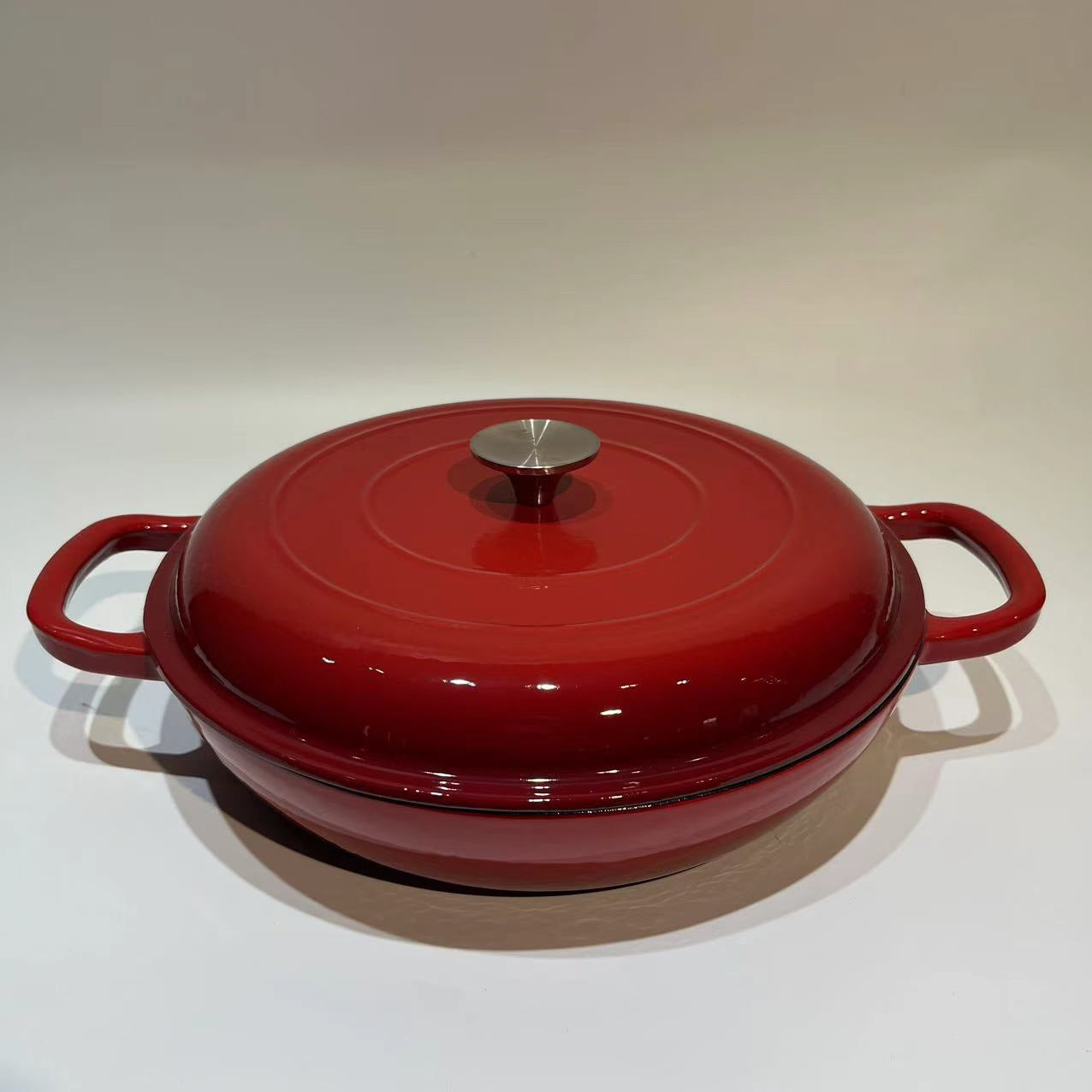 Household Multi-functional Cast Iron Enamel Seafood Pot 30cm Enamel Stew Pot وعاء منزلِيّ متعدد الوظائف من الحديد المصبوب المينا، مقاس 30 سم